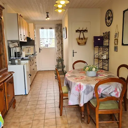 Bed & Breakfast Le Pavillon De La Briere 3*