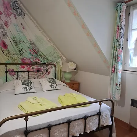 Le Pavillon De La Briere Bed & Breakfast